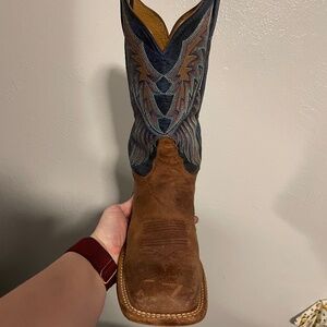 Women’s cowboy boots